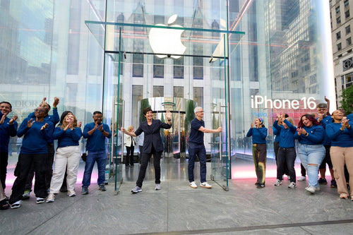 Tim Cook lanzando un producto días después de un Apple Event