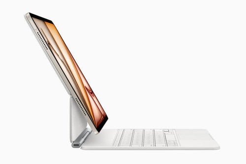 Un iPad con su teclado de iPad en funcionamiento 