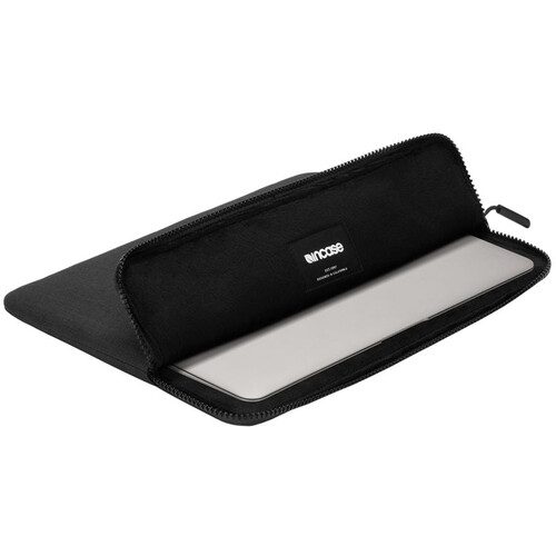 Carcasa SLIM Incase W Para MacBook Air de 13¨ - Grafito