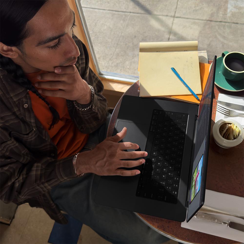 MacBook Pro de 16 pulgadas: Chip M3 Pro de Apple con CPU de 12 núcleos y GPU de 18 núcleos, 512 GB SSD - Plata