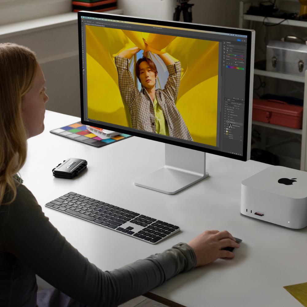 Mac Studio: Chip M2 Max de Apple con CPU de 12 núcleos, GPU de 30 núcleos y Neural Engine de 16 núcleos, 512 GB SSD