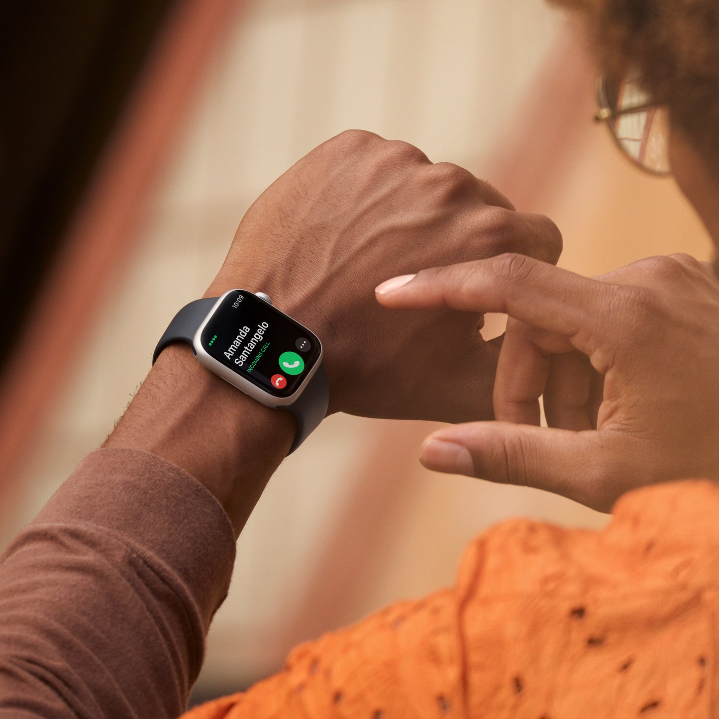 Apple Watch Series 8 (GPS) - Caja de aluminio en blanco estrella de 45 mm - Correa deportiva blanco estrella - Talla única